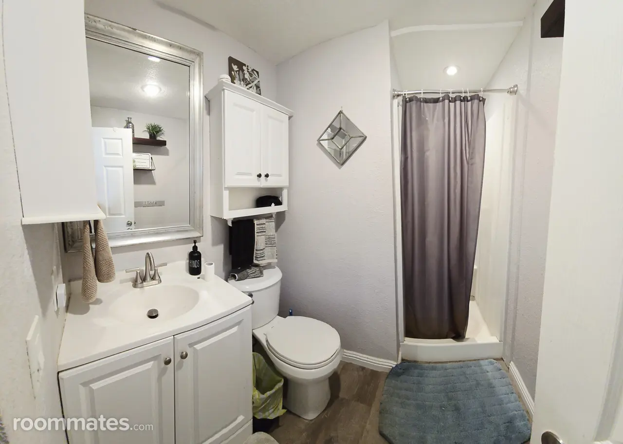 Profile photo 7 of 11