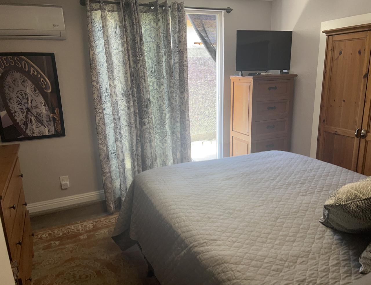 Profile photo 3 of 11