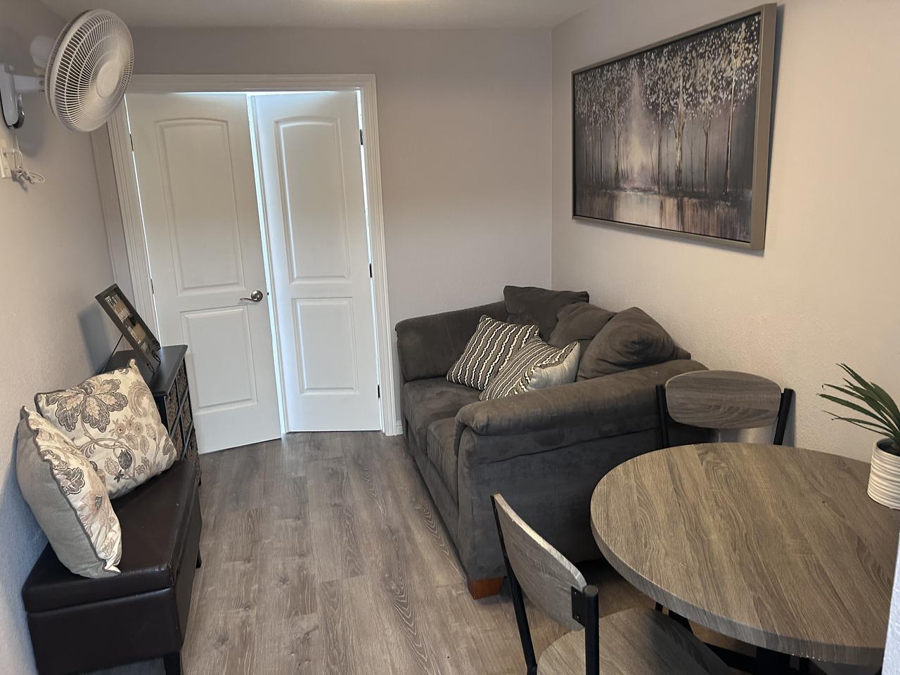 Profile photo 7 of 11