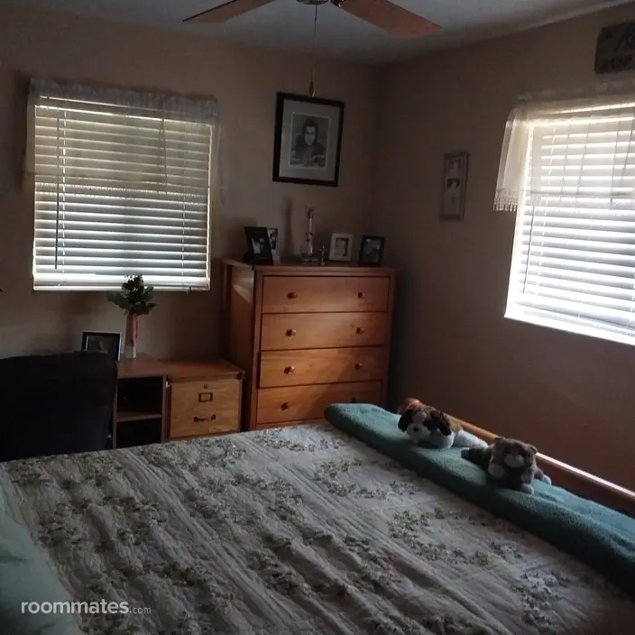 Room for rent in Cape Coral, FL $850, house