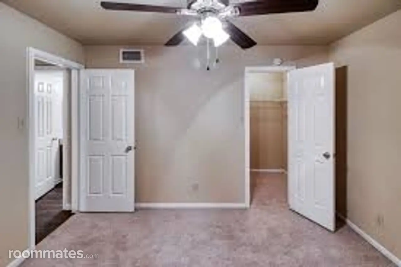 Profile photo 1 of 9