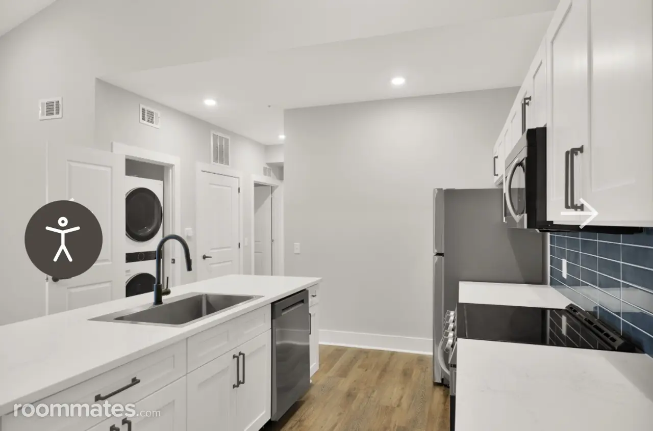 Profile photo 8 of 10