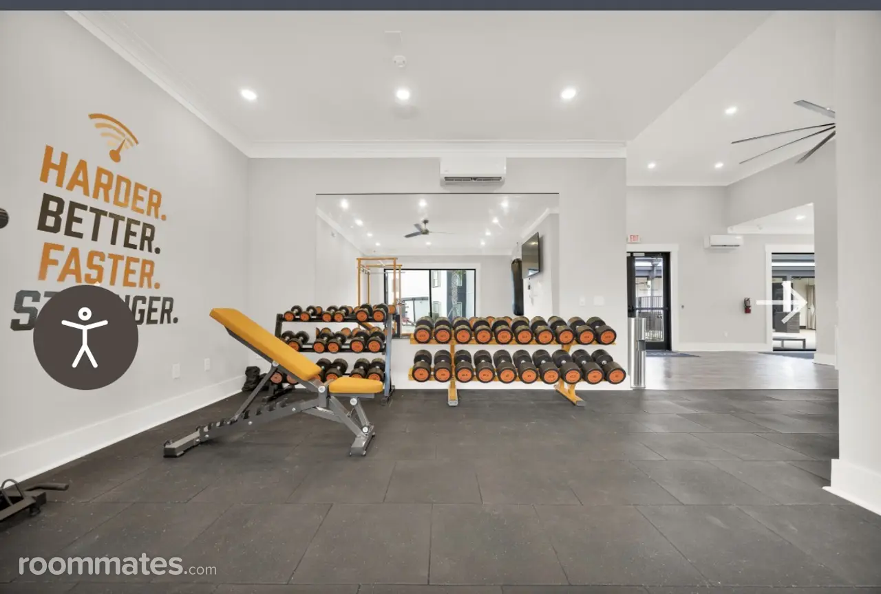 Profile photo 7 of 10