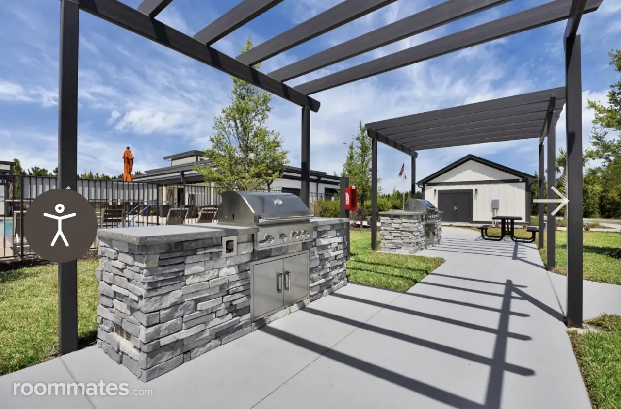 Profile photo 1 of 10