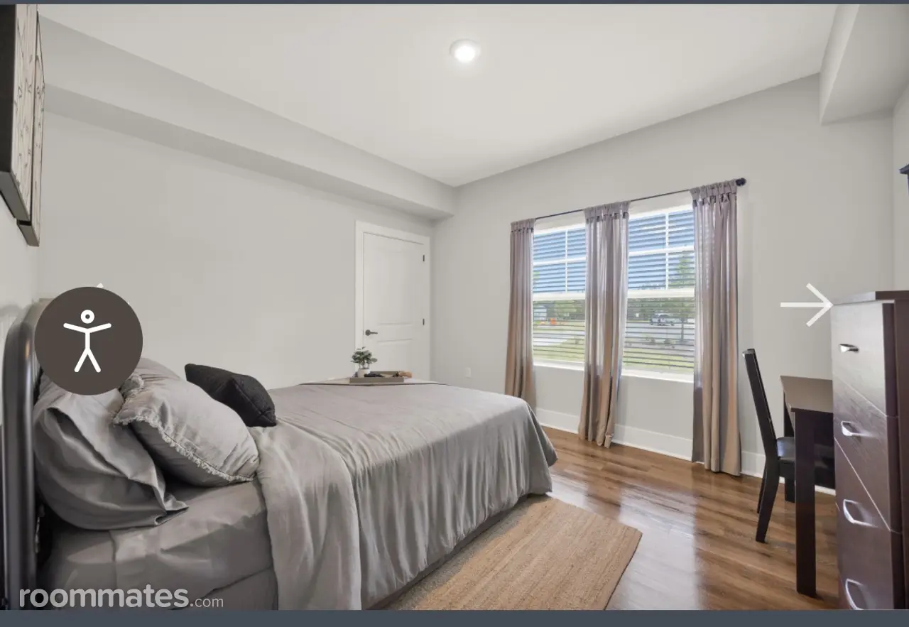 Profile photo 2 of 10