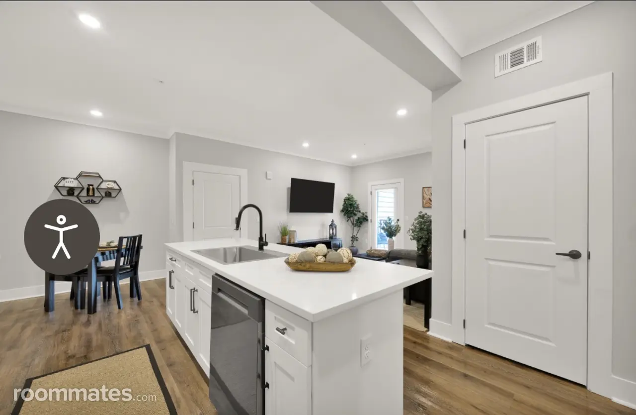 Profile photo 5 of 10