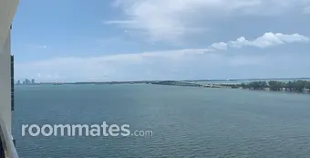 Room for rent in Miami, FL $2400, condo