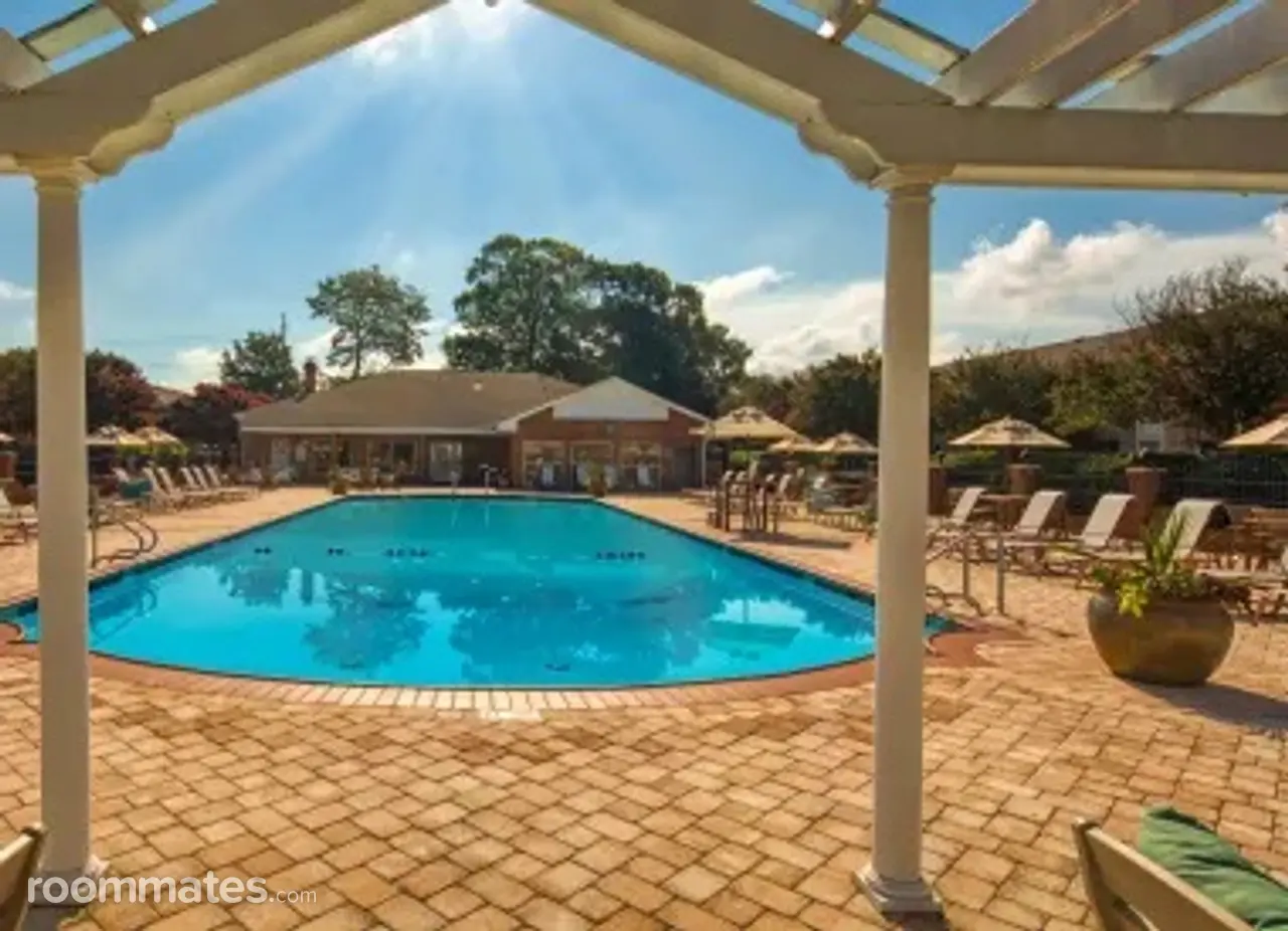 Profile photo 1 of 4