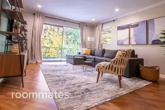 Room for rent in Atlanta, GA $975, condo