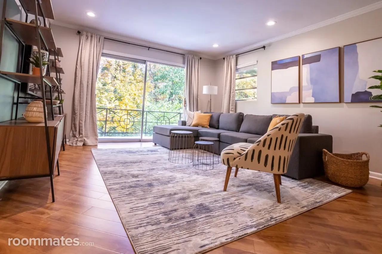 Profile photo 1 of 11