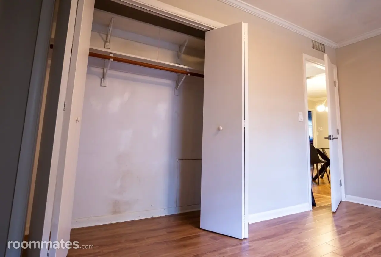 Profile photo 2 of 11