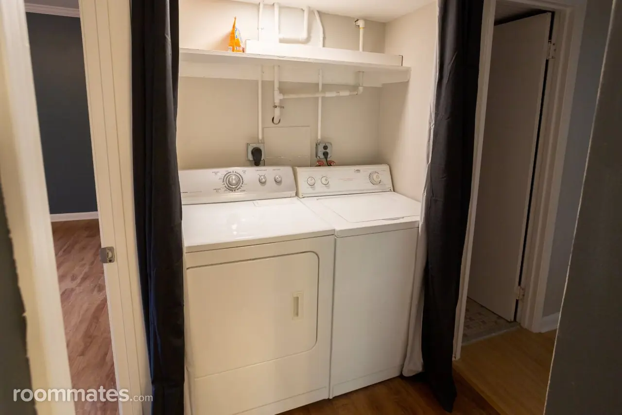 Profile photo 9 of 11