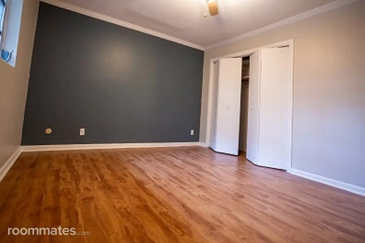 Profile photo 3 of 11