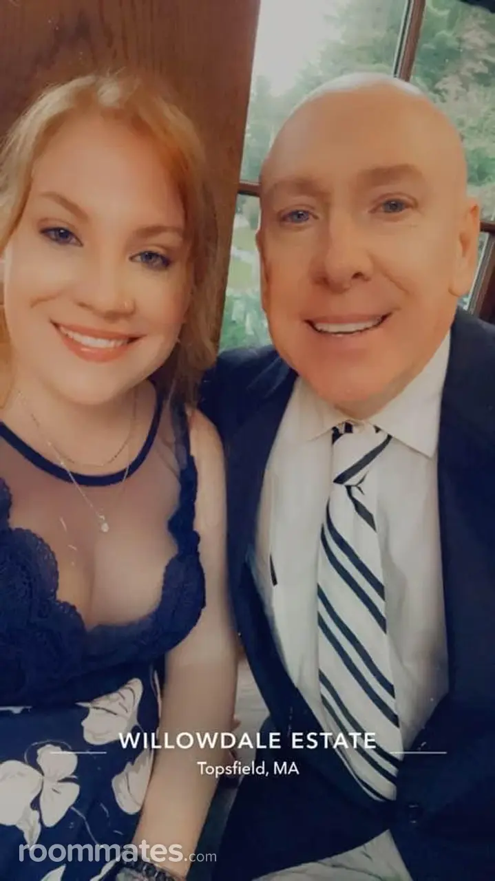 Profile photo 11 of 12