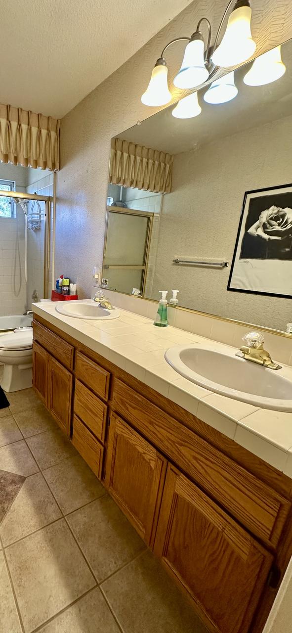 Profile photo 1 of 11