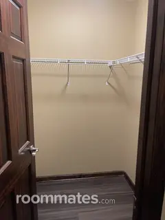 Room for rent in Elgin, IL $530, house