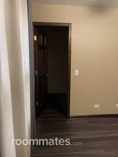 Room for rent in Elgin, IL $530, house