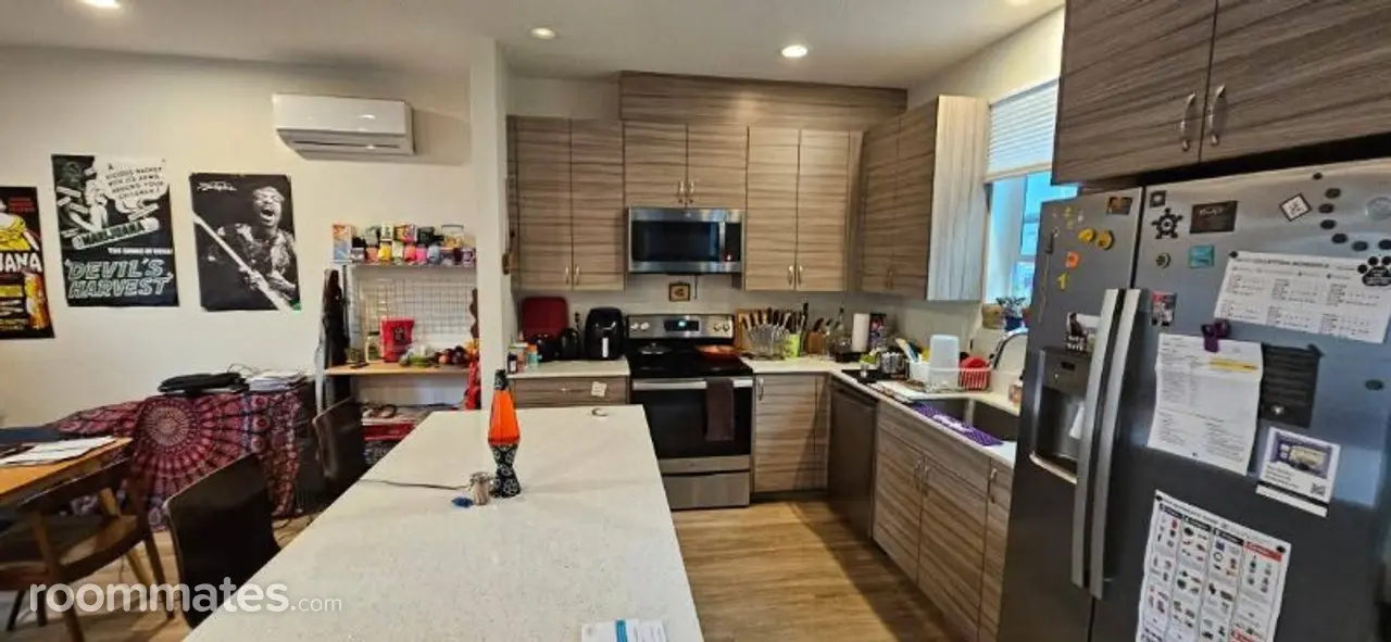 Profile photo 9 of 10