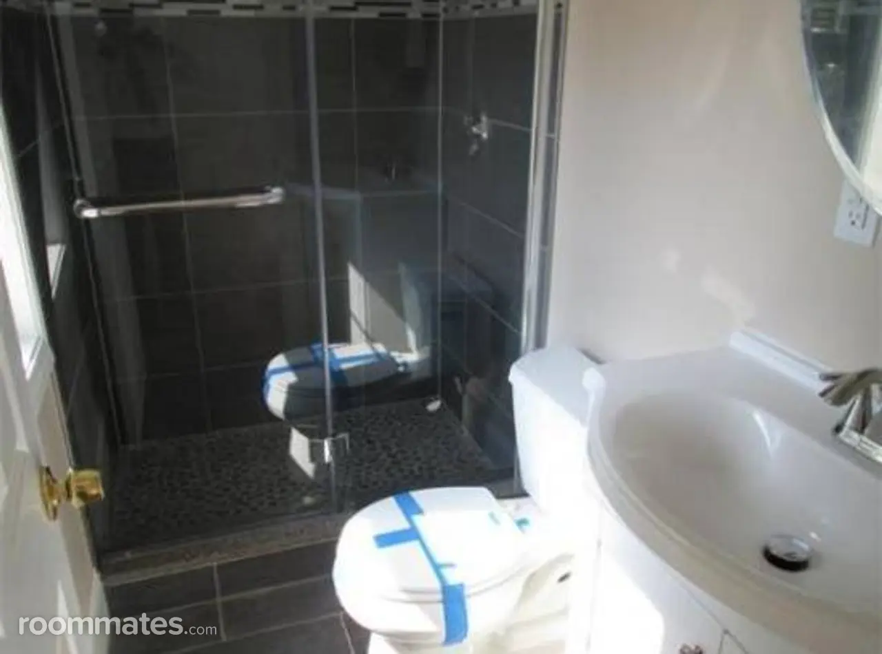 Profile photo 3 of 4