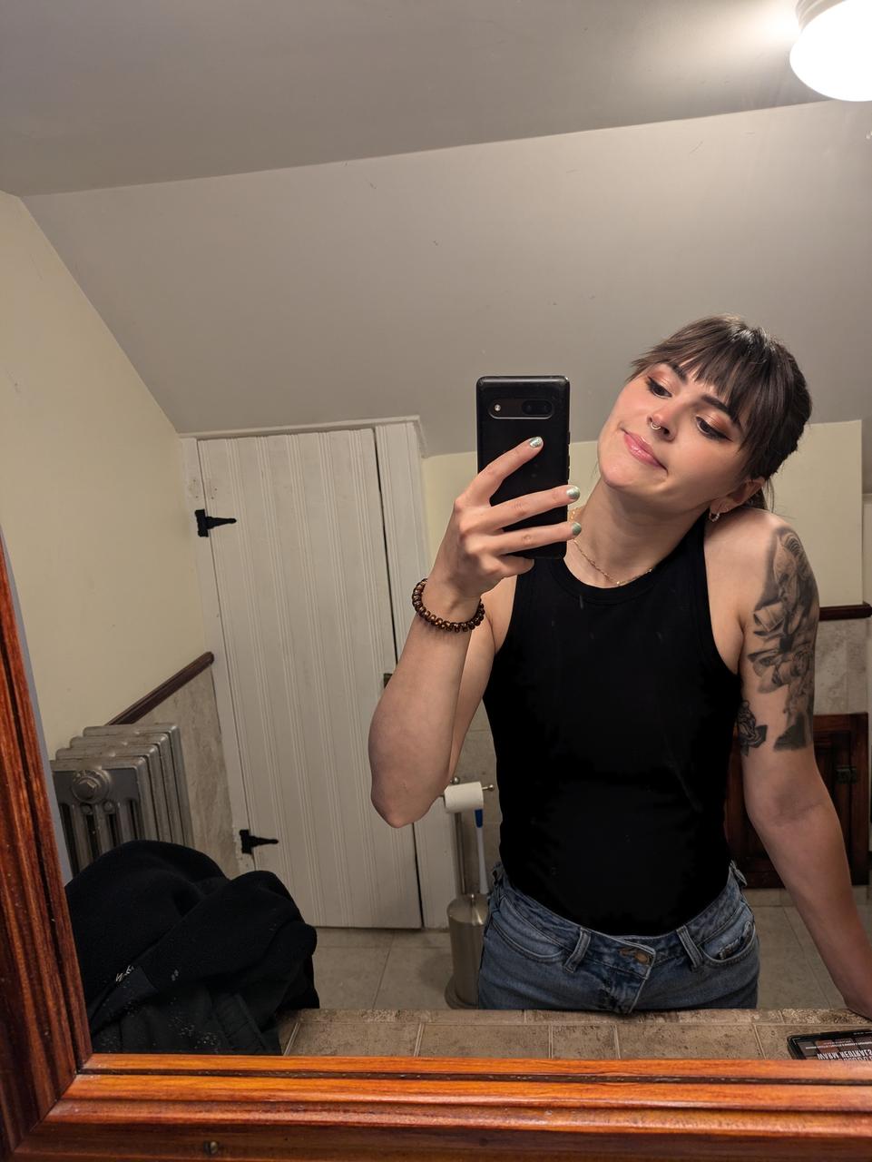 Profile photo 4 of 4