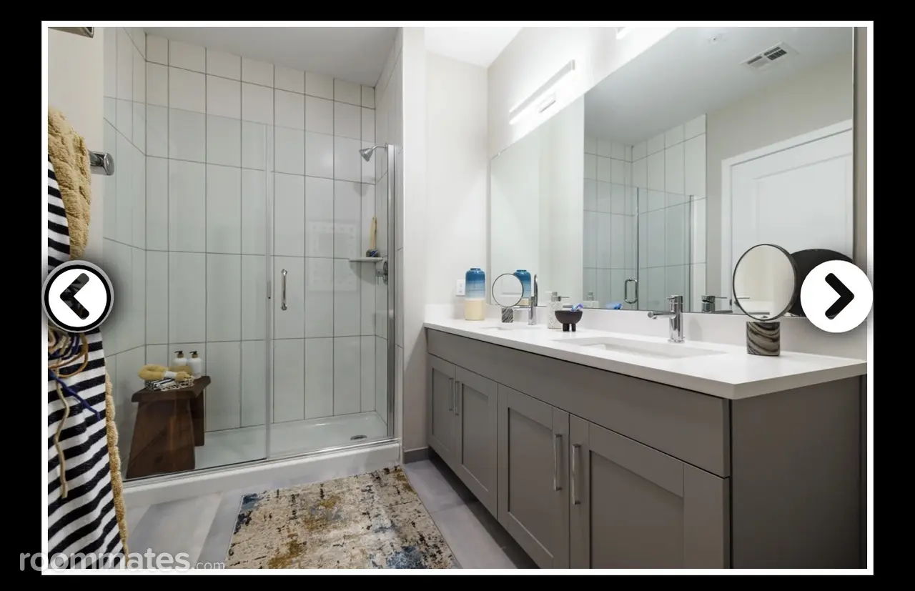 Profile photo 9 of 10