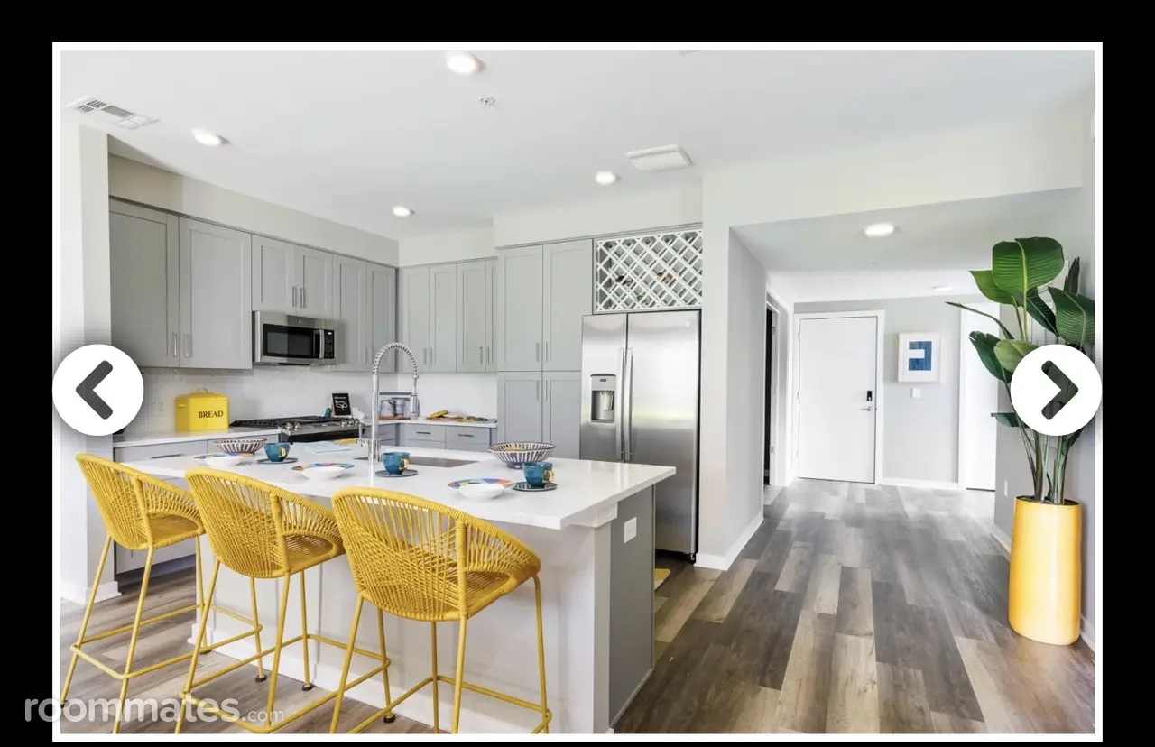 Profile photo 4 of 10