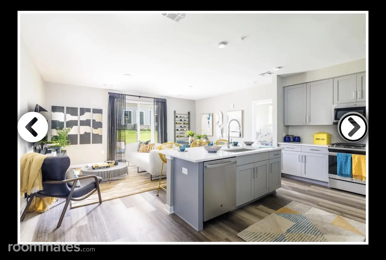 Profile photo 8 of 10