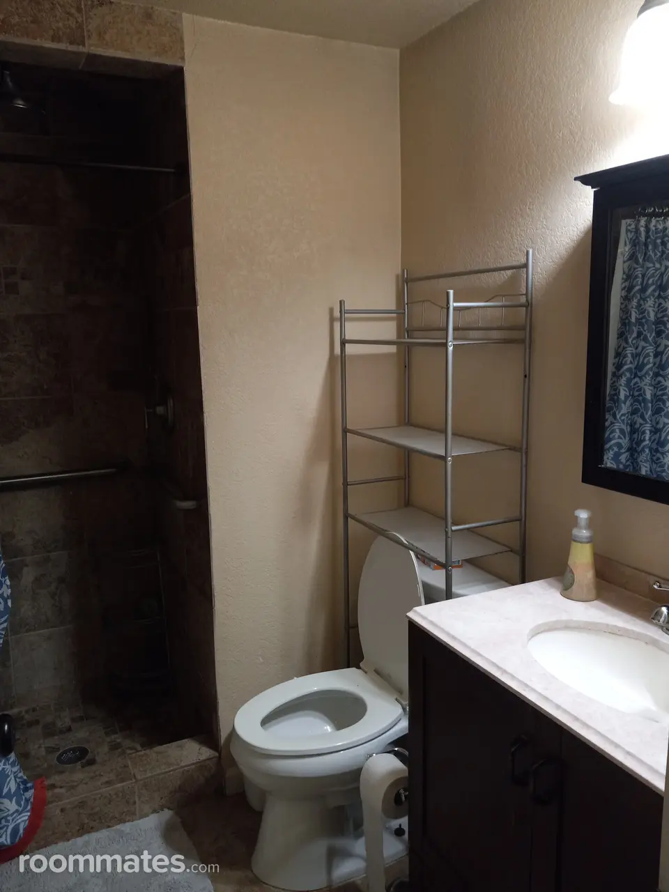 Profile photo 4 of 8