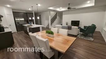 Room for rent in Fort Worth, TX $975, house