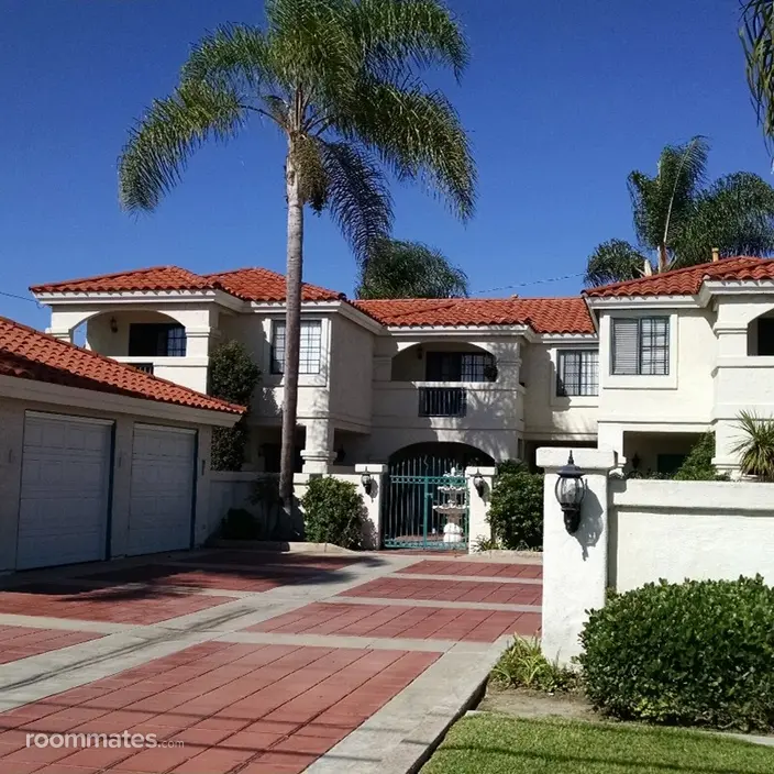 Room for rent in Costa Mesa, CA $1600, townhouse