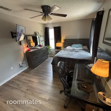 Room for rent in Biloxi, MS $800, house