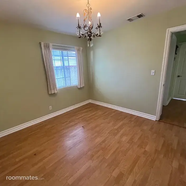 Room for rent in Burbank, CA $1250, house