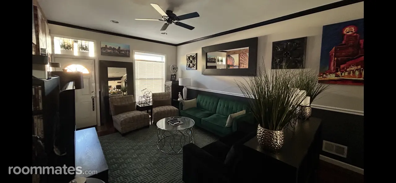 Profile photo 7 of 9