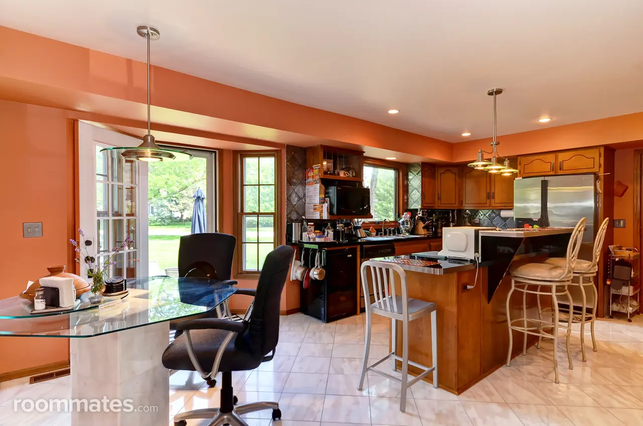 Profile photo 7 of 20