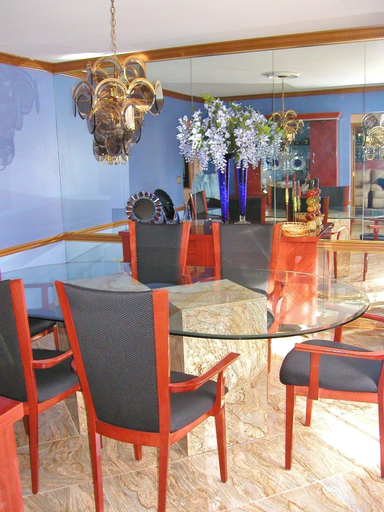 Profile photo 17 of 20