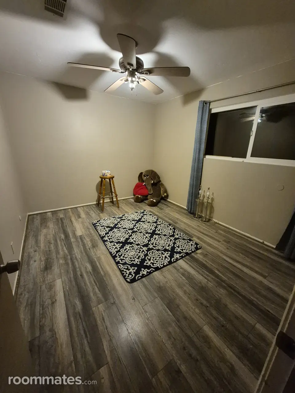 Profile photo 3 of 15