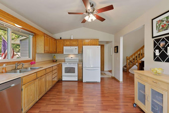 Room for rent in Chanhassen, Minnesota $775, house
