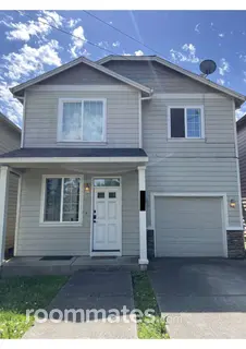 Room for rent in Portland, OR $725, house