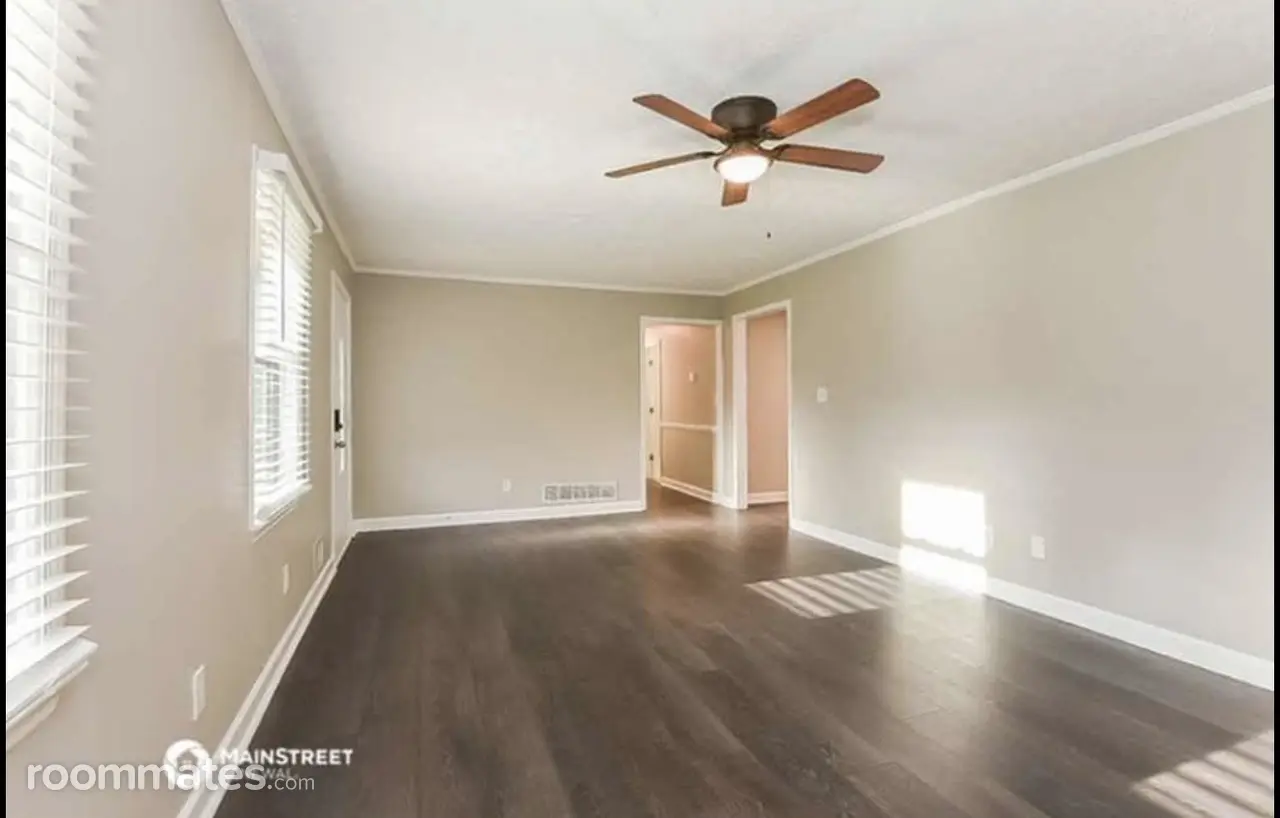 Profile photo 8 of 14