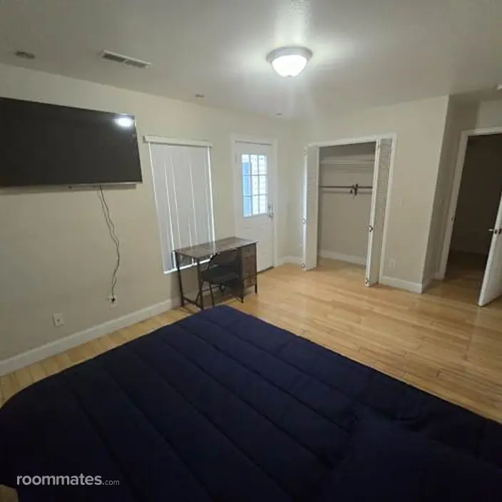 Room for rent in Norfolk, VA $1100, house