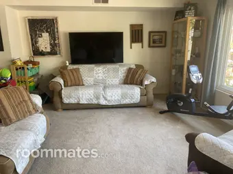 Room for rent in Thousand Oaks, CA $1425, house