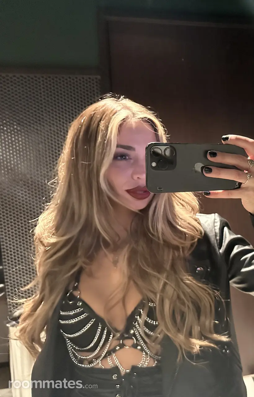 Profile photo 12 of 17