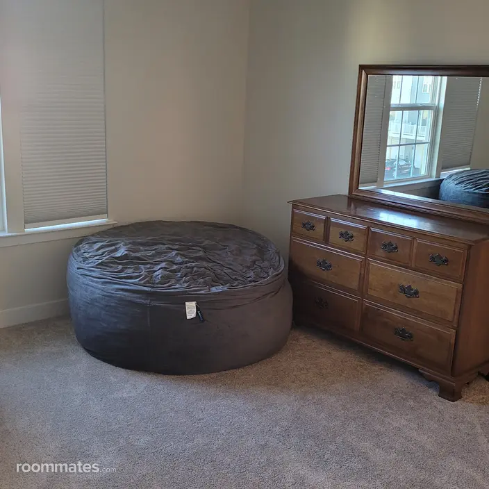 Room for rent in Frederick, MD $1200, townhouse