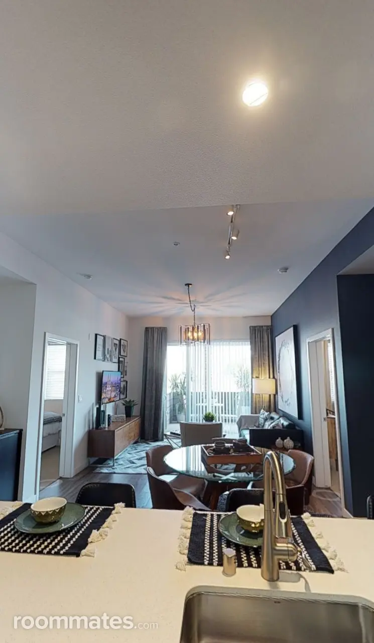 Profile photo 4 of 11