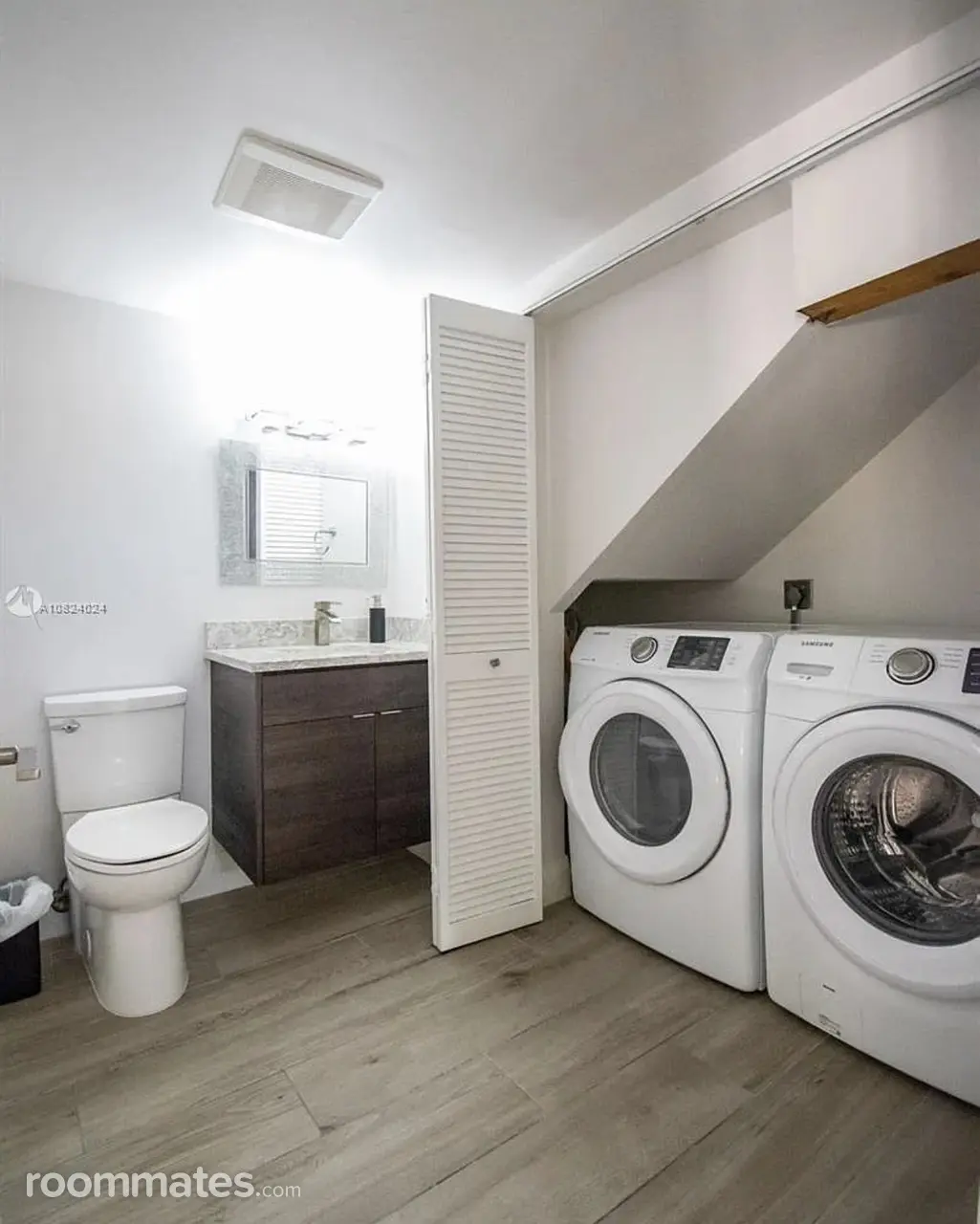 Profile photo 1 of 4