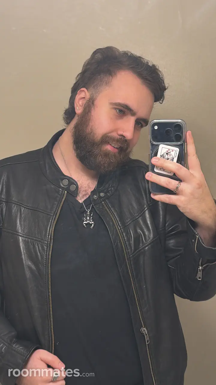 Profile photo 11 of 11