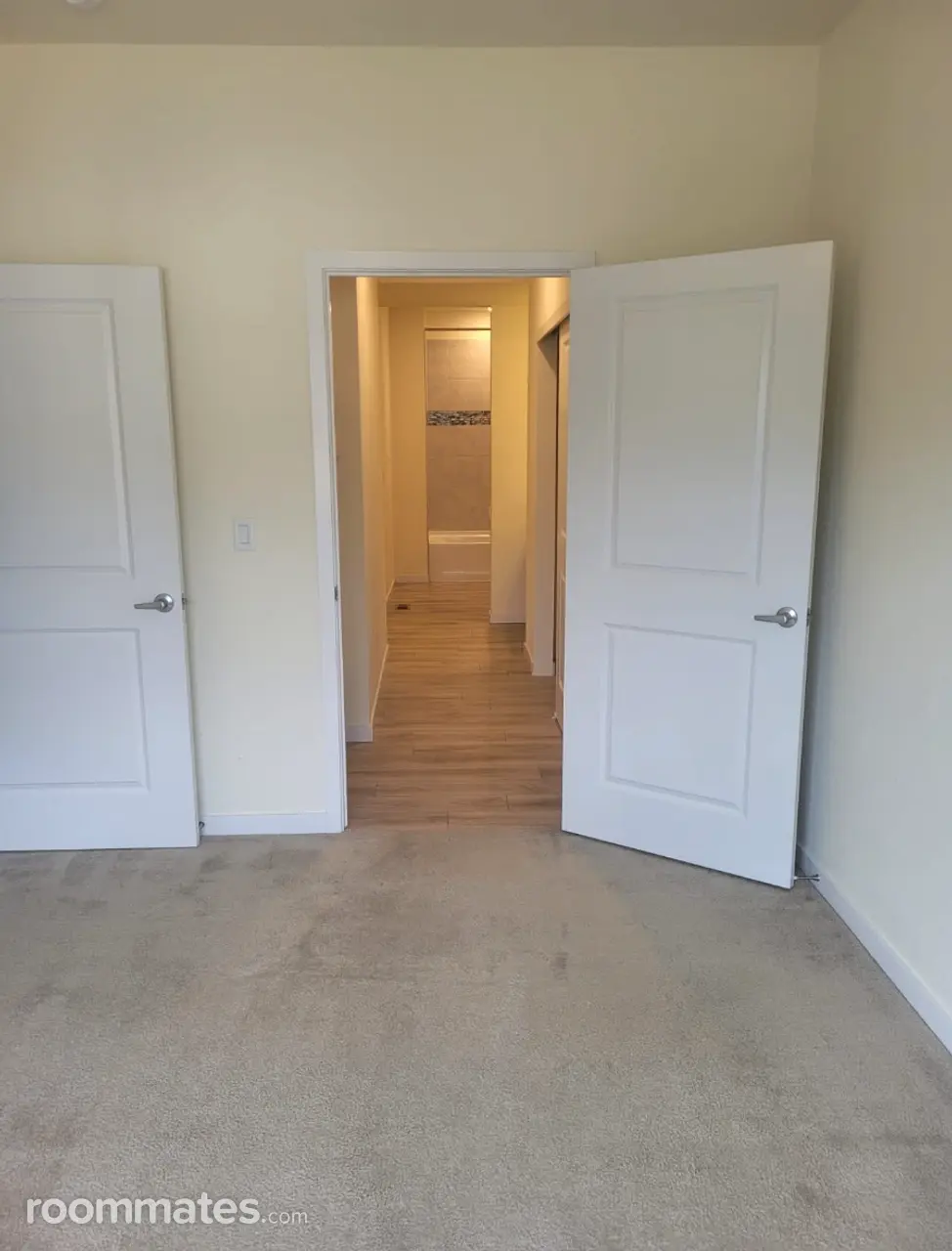 Profile photo 1 of 10