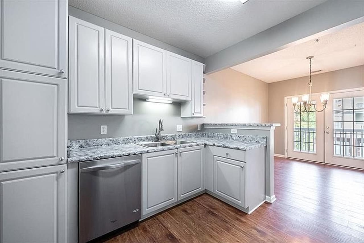 Profile photo 4 of 8