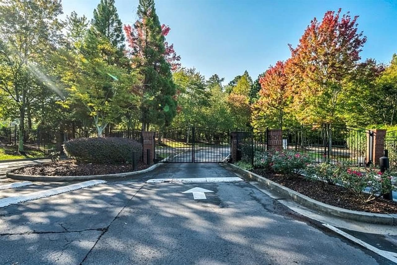 Profile photo 3 of 8