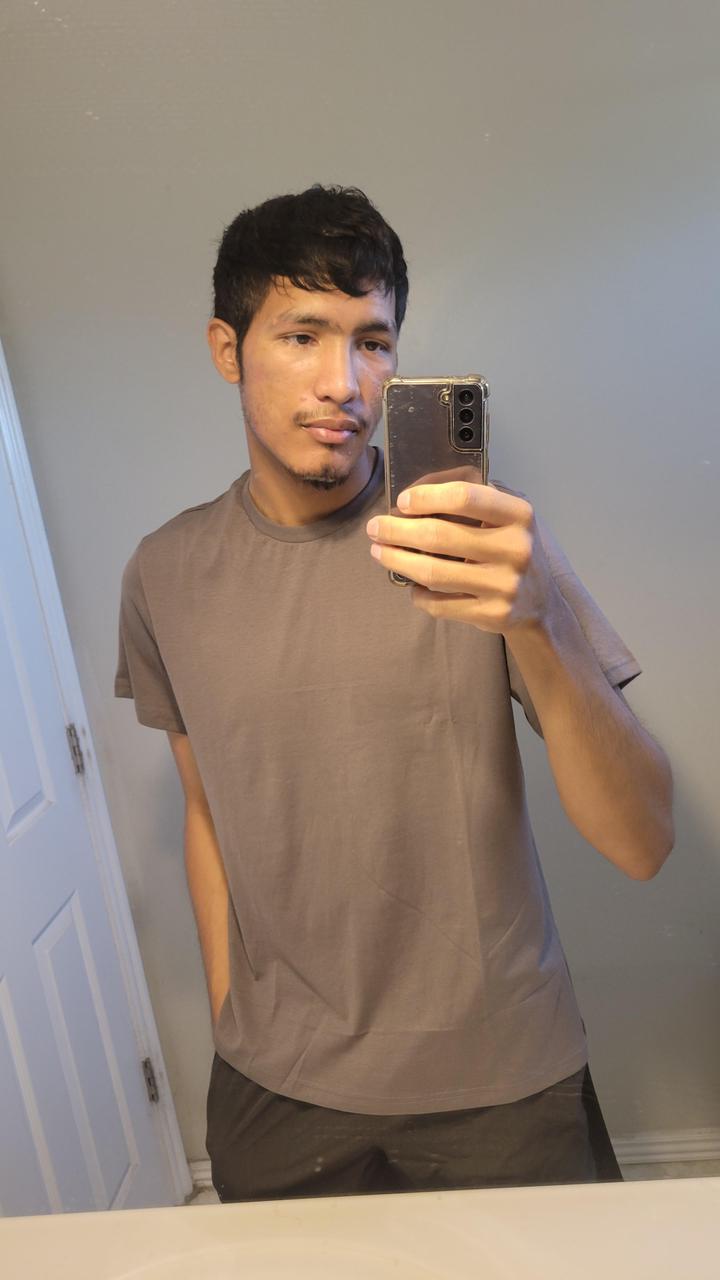 Profile photo 4 of 4